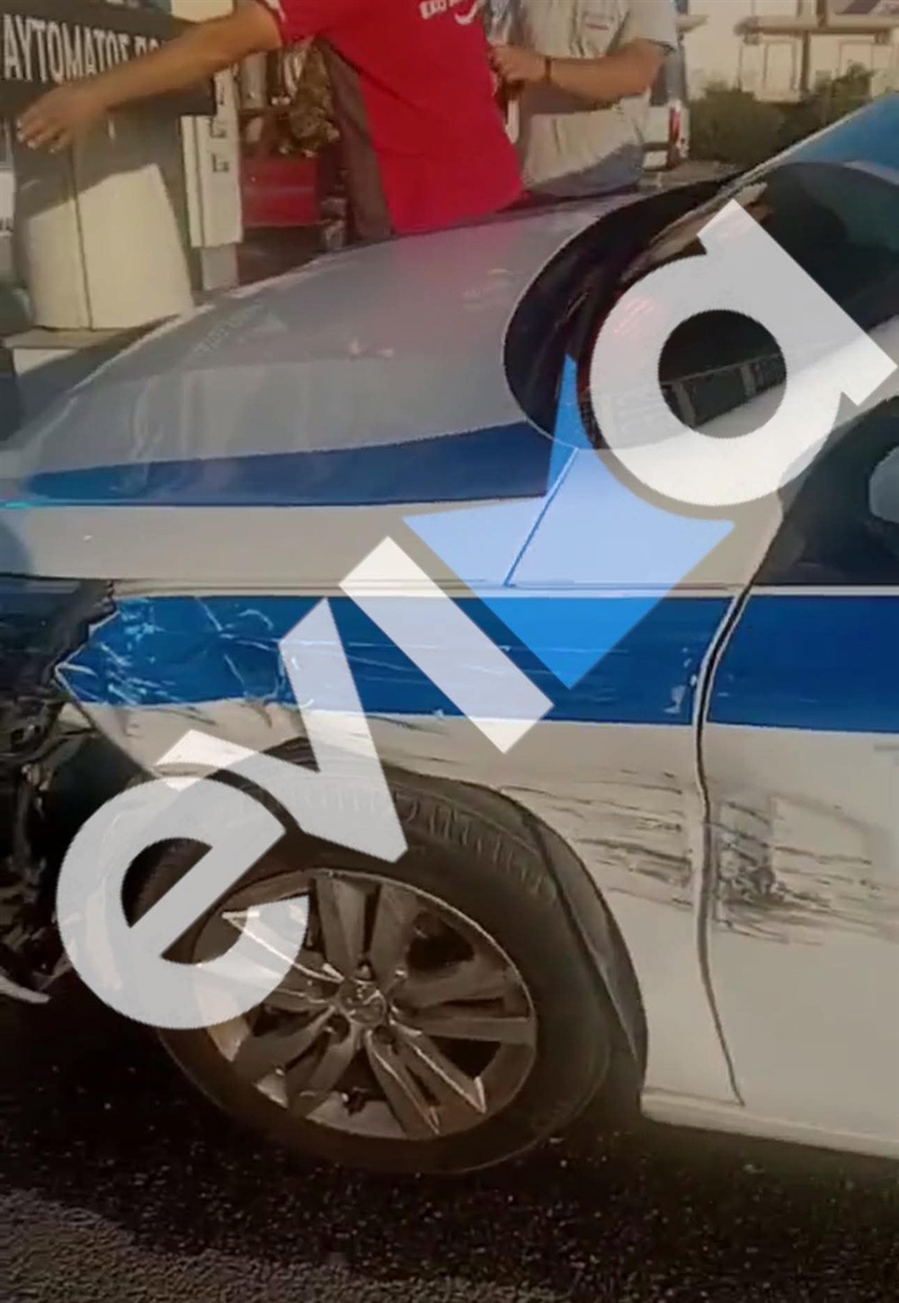 Περιπολικό - Χαλκίδα - τροχαίο Περιπολικό - Χαλκίδα - τροχαίο