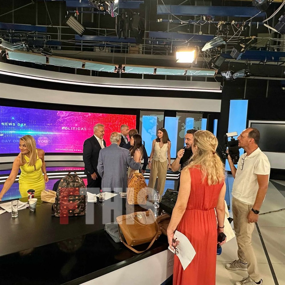 Παρασκηνια