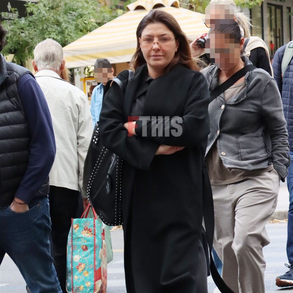 Έλενα Παπαρίζου Έλενα Παπαρίζου