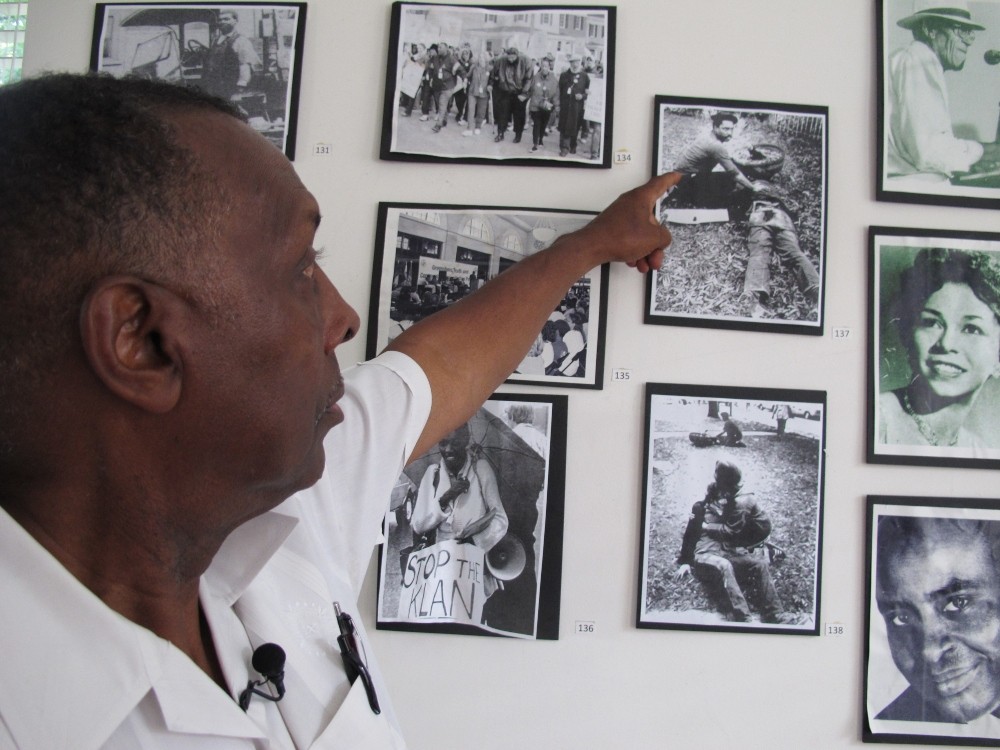 Η σφαγή του Γκρίνσμπορο - φυλλάδιο διαδήλωσης - ενάντι στην Κου Κλουξ Κλαν Η σφαγή του Γκρίνσμπορο - φυλλάδιο διαδήλωσης - ενάντι στην Κου Κλουξ Κλαν