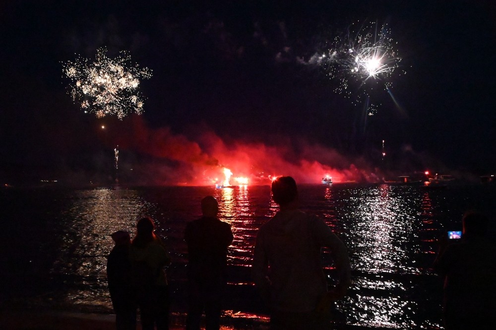 Πάσχα - Τολό - Κάψιμο του Ιούδα Πάσχα - Τολό - Κάψιμο του Ιούδα