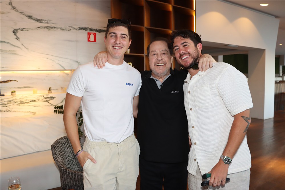 Γιάννης Πάριος Γιάννης Πάριος