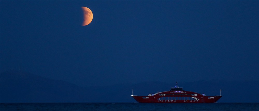 Ματωμένο Φεγγάρι Σεπτεμβρίου Ματωμένο Φεγγάρι Σεπτεμβρίου