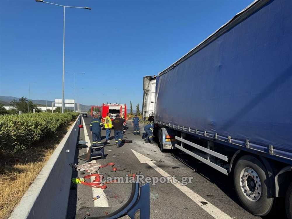 Λαμία - Νταλίκα - Τροχαίο - Αλεύρια Λαμία - Νταλίκα - Τροχαίο - Αλεύρια