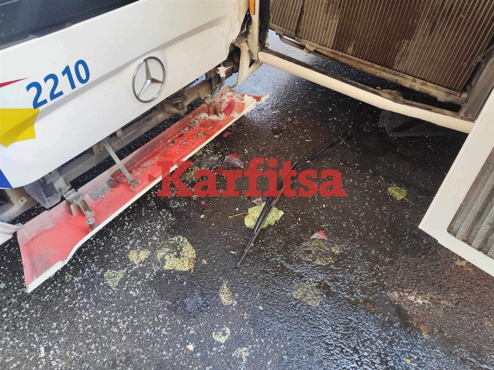 Θεσσαλονίκη - τροχαίο - σύγκρουση λεωφορείων Θεσσαλονίκη - τροχαίο - σύγκρουση λεωφορείων