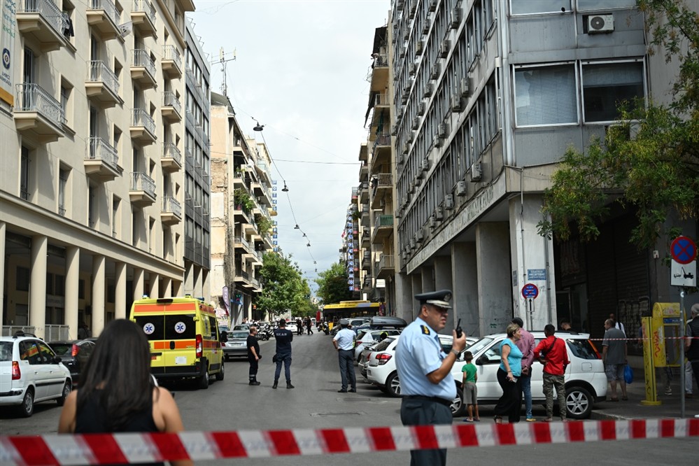 Ταμπουρωμένος - Αχαρνών Ταμπουρωμένος - Αχαρνών