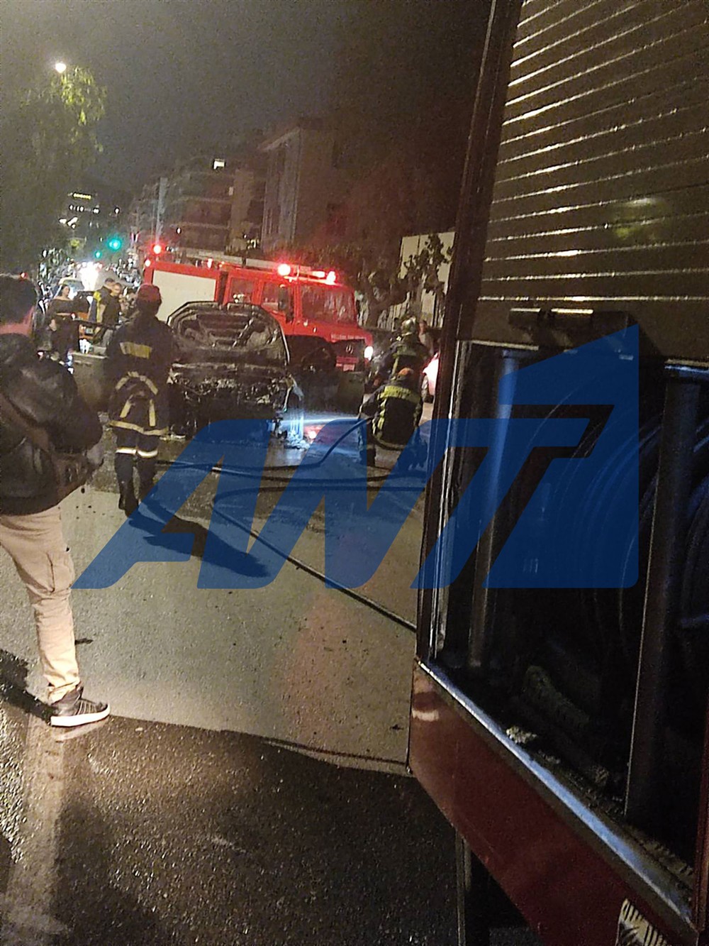 Παγκράτι - φωτιά - αυτοκίνητα