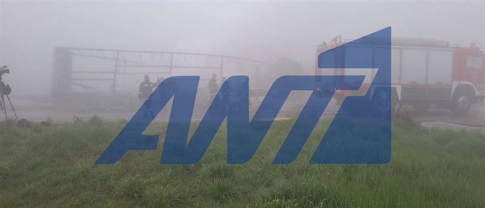 Φορτηγό συγκρούστηκε με ΙΧ στα διόδια Πολυμύλου