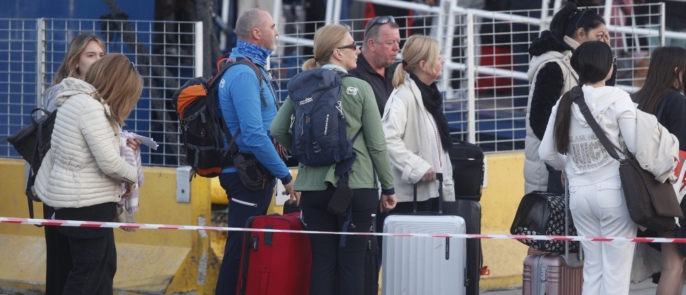 Έξοδος εκδρομέων - διόδια - πλοίο - λιμάνι - ΚΤΕΛ Έξοδος εκδρομέων - διόδια - πλοίο - λιμάνι - ΚΤΕΛ