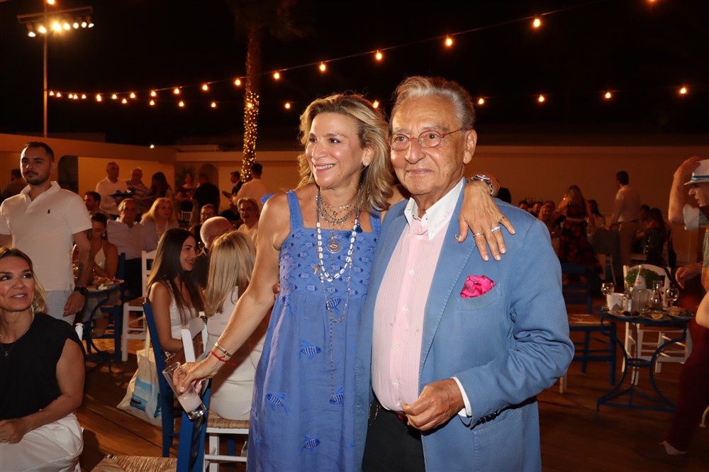 Γιάννης Πάριος Γιάννης Πάριος