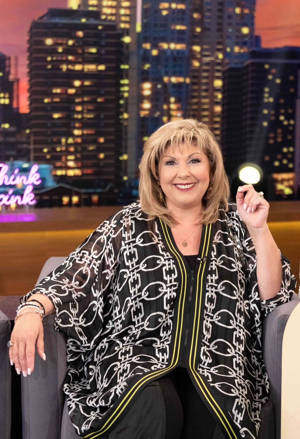 THE 2NIGHT SHOW - ΛΕΝΑ ΜΑΝΤΑ THE 2NIGHT SHOW - ΛΕΝΑ ΜΑΝΤΑ