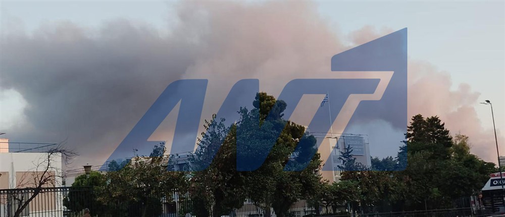 Φωτιά σε κτήριο στο Μητροπολιτικό Πάρκο Γουδή