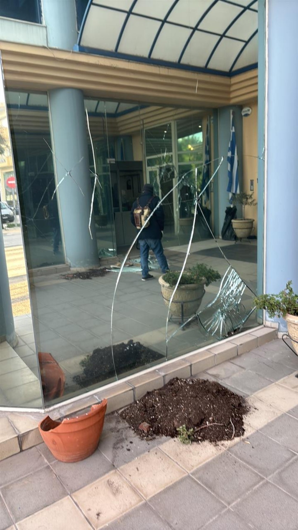 Βανδαλισμοί - Διοικητήριο Περιφέρειας