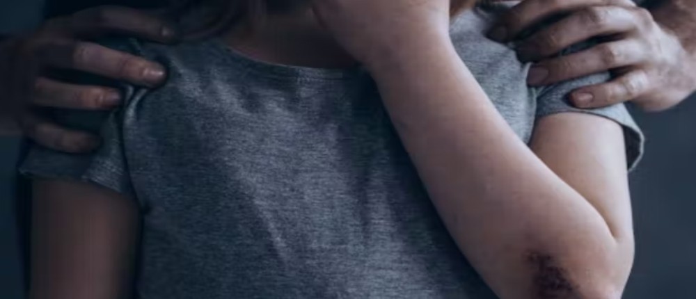 Παιδική κακοποιηση - κακοποίηση παιδιού Παιδική κακοποιηση - κακοποίηση παιδιού