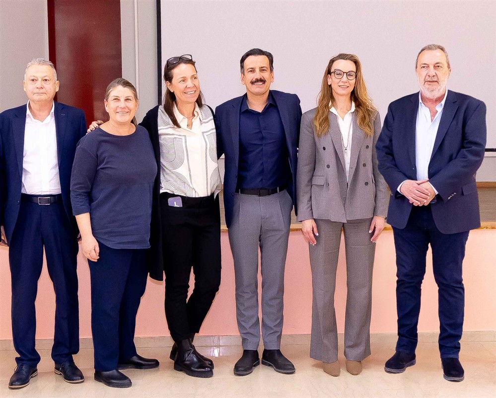 Όμιλος - Antenna - πρόγραμμα - δεσμός - για - τα - σχολεία