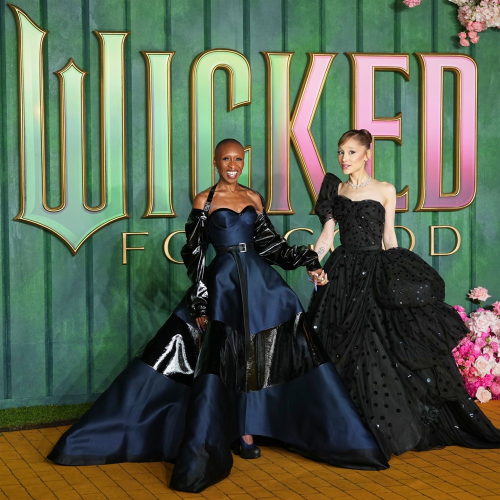 Σίνθια Ερίβο - Αριάνα Γκράντε