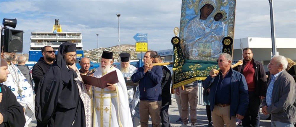 Πάρος - Παναγία Εκατονταπυλιανή - λιτανεία Πάρος - Παναγία Εκατονταπυλιανή - λιτανεία