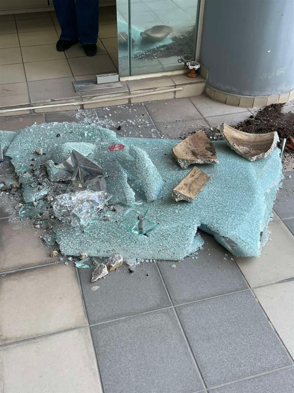 Βανδαλισμοί - Διοικητήριο Περιφέρειας