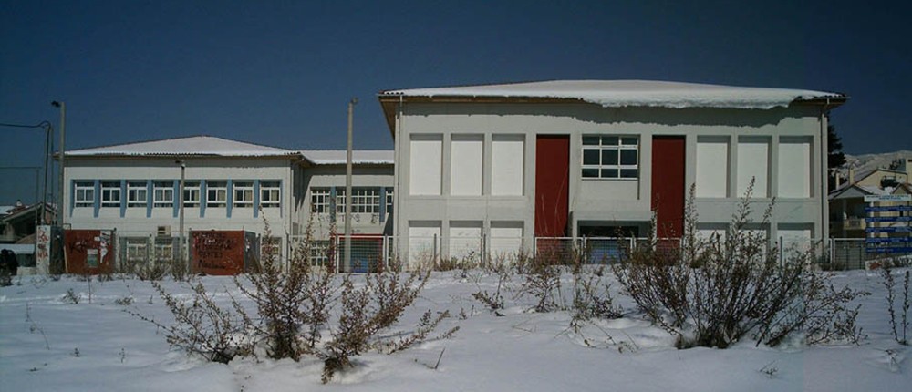 Σχολείο - χιόνια Σχολείο - χιόνια