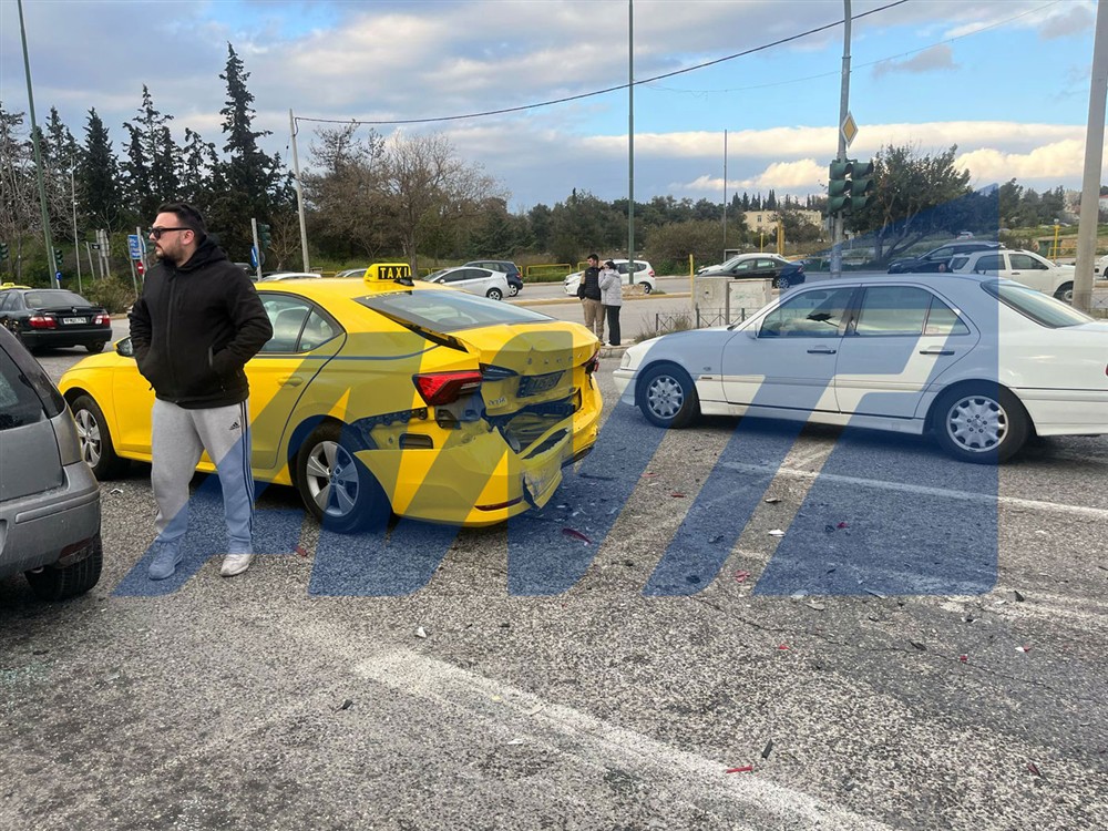 Κατεχάκη: Νεκροί και τραυματίες σε καραμπόλα αυτοκινήτων Κατεχάκη: Νεκροί και τραυματίες σε καραμπόλα αυτοκινήτων