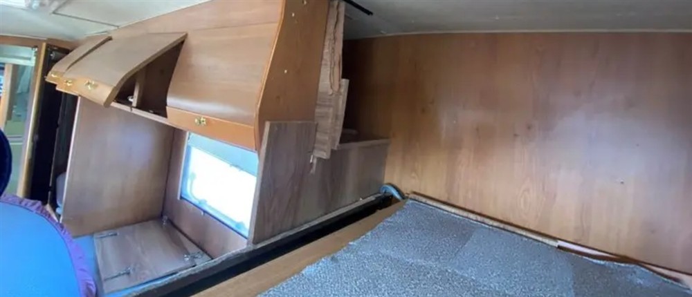 Μεταναστευτικό - Έβρος - τροχόσπιτο Μεταναστευτικό - Έβρος - τροχόσπιτο