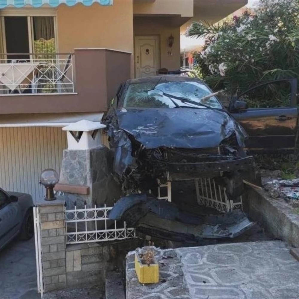 Καβάλα - αυτοκίνητο - προσγείωση Καβάλα - αυτοκίνητο - προσγείωση