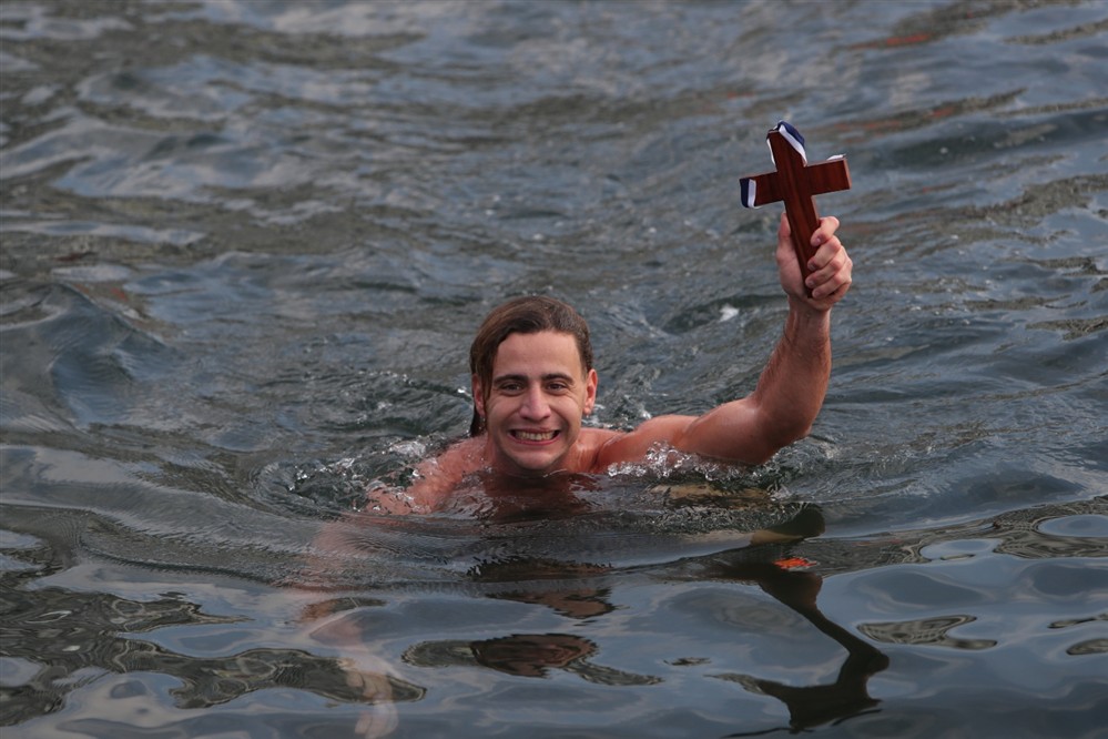 Θεσσαλονίκη - Αγιασμός των Υδάτων - Ρίψη του Σταυρού Θεσσαλονίκη - Αγιασμός των Υδάτων - Ρίψη του Σταυρού