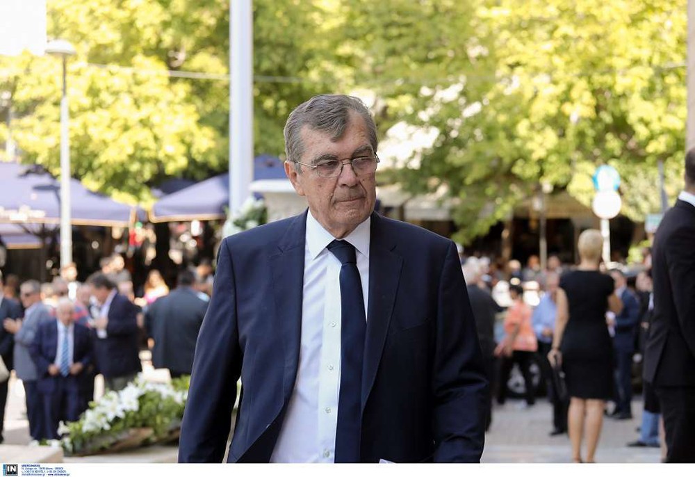 Δημήτρης Κρεμαστινός Δημήτρης Κρεμαστινός