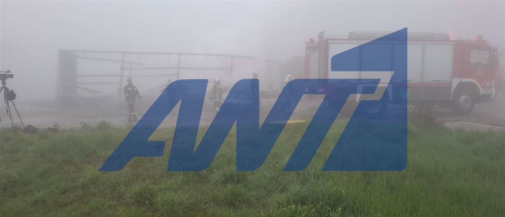 Φορτηγό συγκρούστηκε με ΙΧ στα διόδια Πολυμύλου