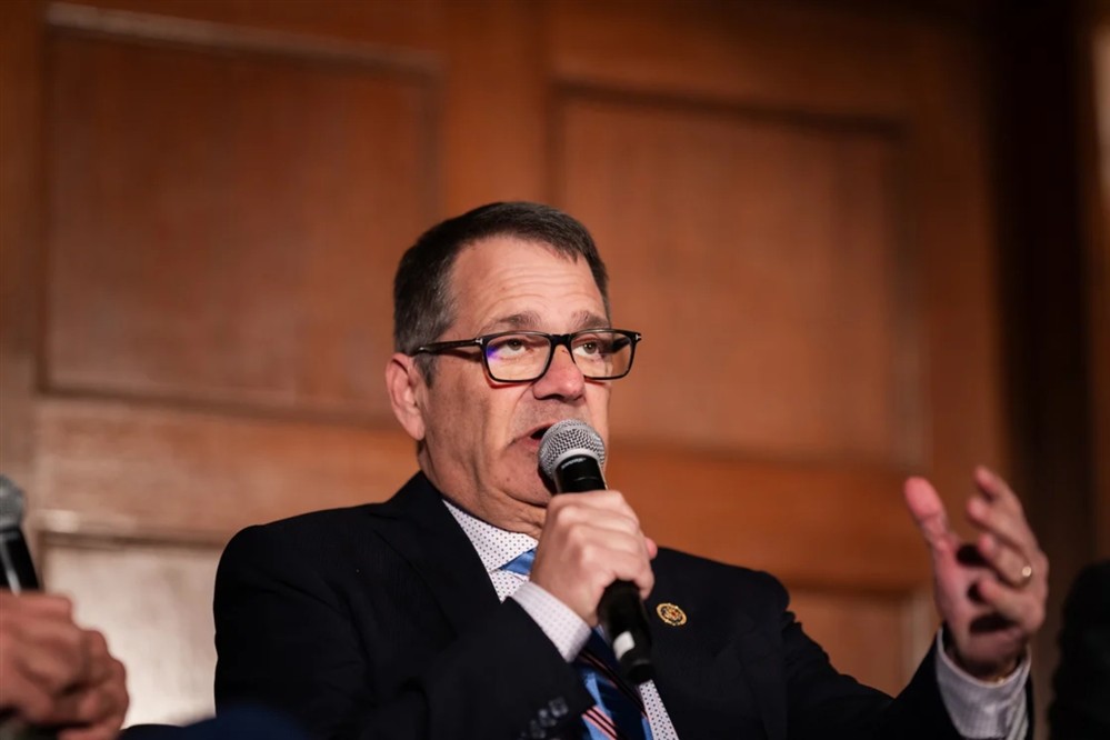 Gus Bilirakis - Γκας Μπιλιράκης Gus Bilirakis - Γκας Μπιλιράκης