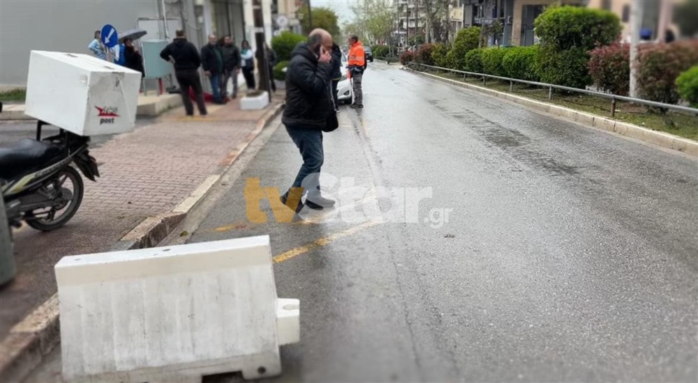 Θήβα - νεκρός - πεζοδρόμιο