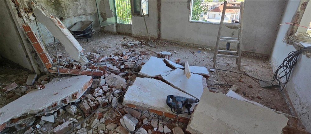 Λάρισα - Πυροσβέστης - Τοίχος Λάρισα - Πυροσβέστης - Τοίχος