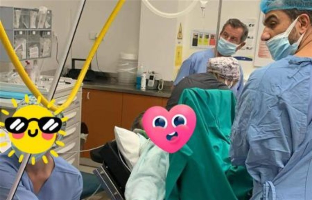 Γιαγιά - εγγόνι - παρένθετη Γιαγιά - εγγόνι - παρένθετη