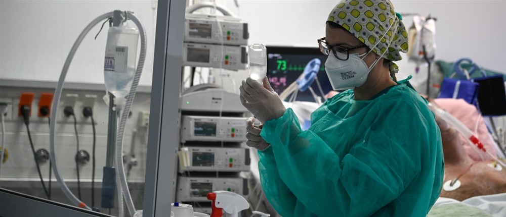 Γιατρός - ΜΕΘ - Εντατική - νοσοκομείο Γιατρός - ΜΕΘ - Εντατική - νοσοκομείο