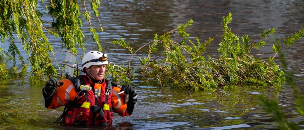 Τυφώνας Μίλτον Τυφώνας Μίλτον