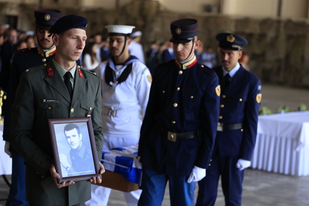 Επαναπατρισμός λειψάνων - Ελευσίνα - Κύπρος - Δένδιας Επαναπατρισμός λειψάνων - Ελευσίνα - Κύπρος - Δένδιας