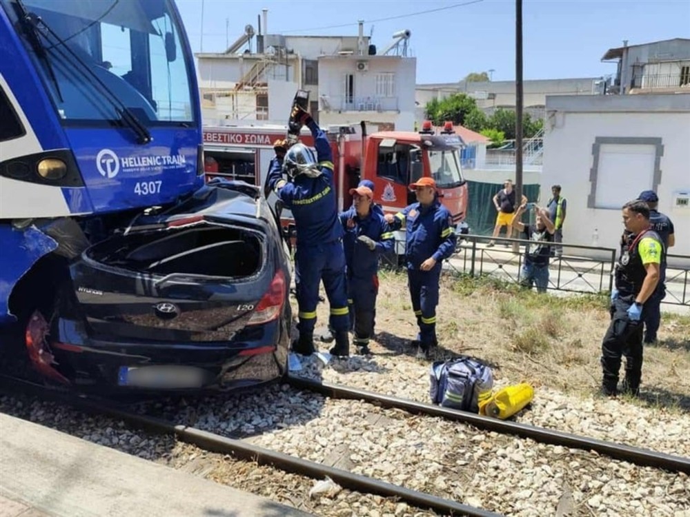 Τροχαίο - Πάτρα - Σύγκρουση τρένου με αυτοκίνητο