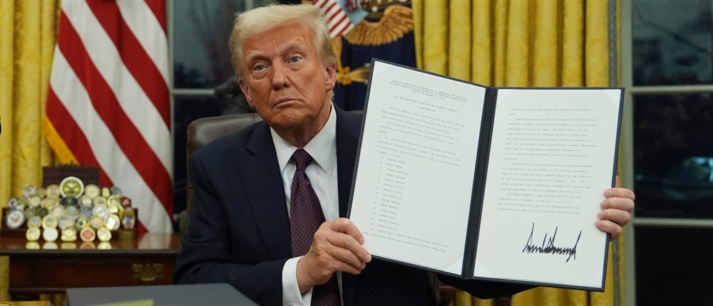 Τραμπ - υπογραφή - διάταγμα Τραμπ - υπογραφή - διάταγμα