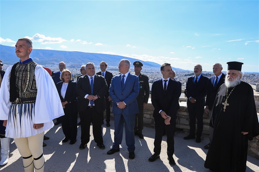 Έπαρση σημαίας - Ακρόπολη