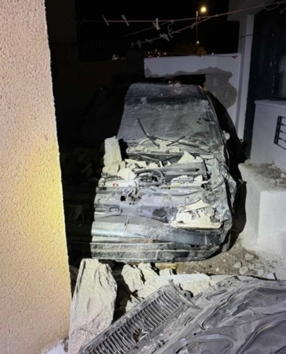 Σαντορίνη - Τοίχος - Εισβολή - Σπίτι Σαντορίνη - Τοίχος - Εισβολή - Σπίτι