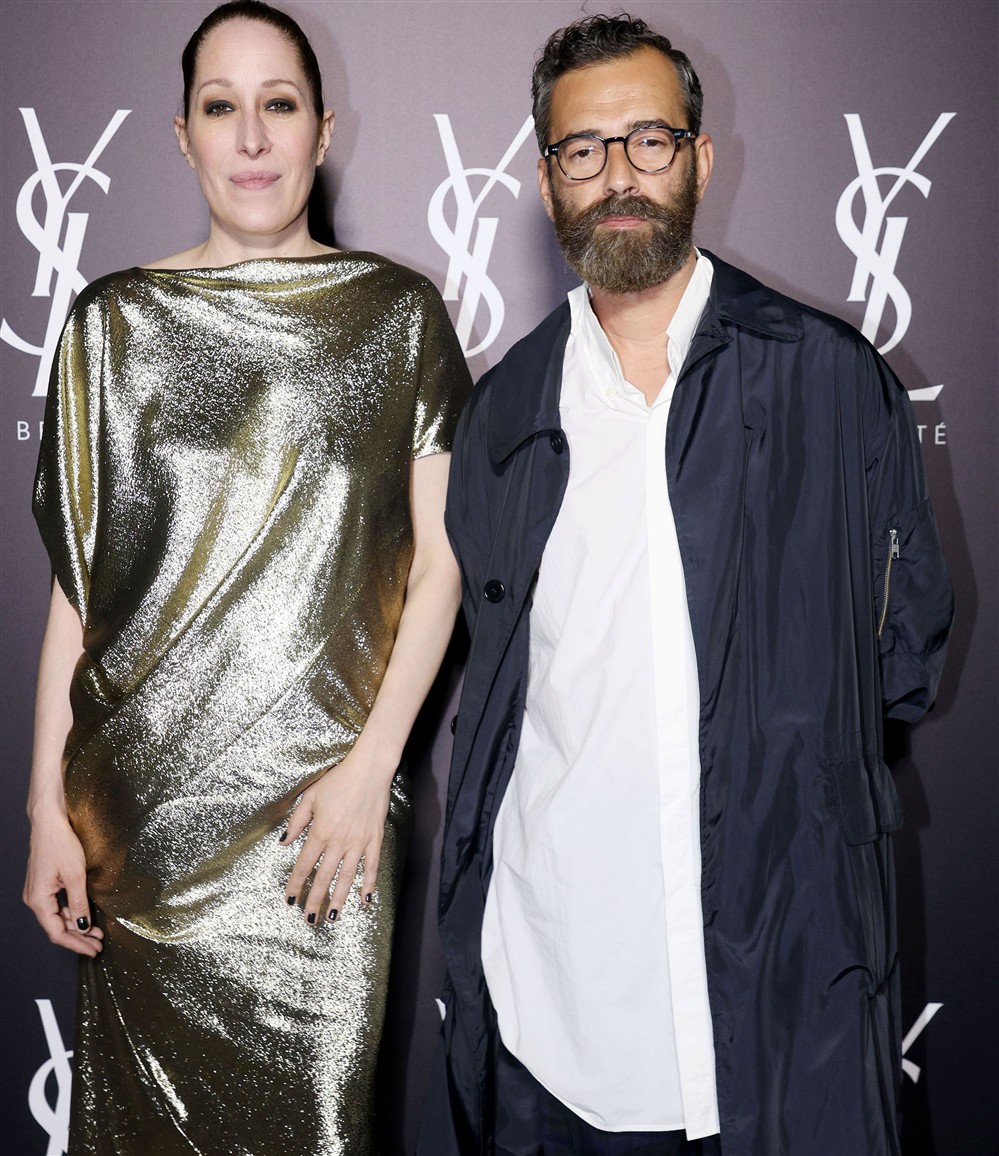 Κόρα Καρβούνη