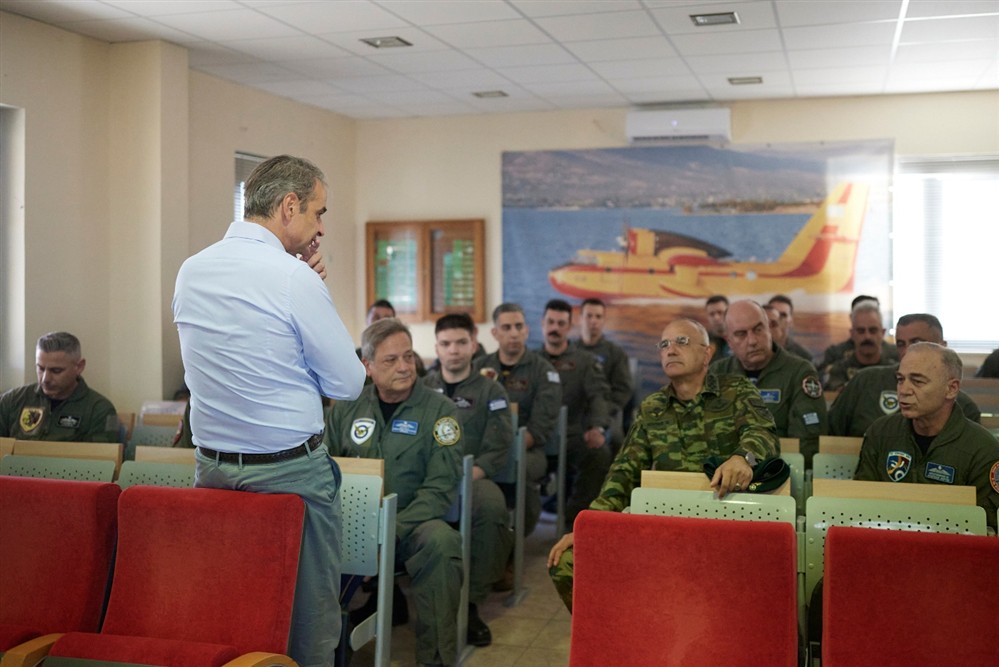 Κυριάκος Μητσοτάκης - Αεροπορική Βάση Ελευσίνας Κυριάκος Μητσοτάκης - Αεροπορική Βάση Ελευσίνας