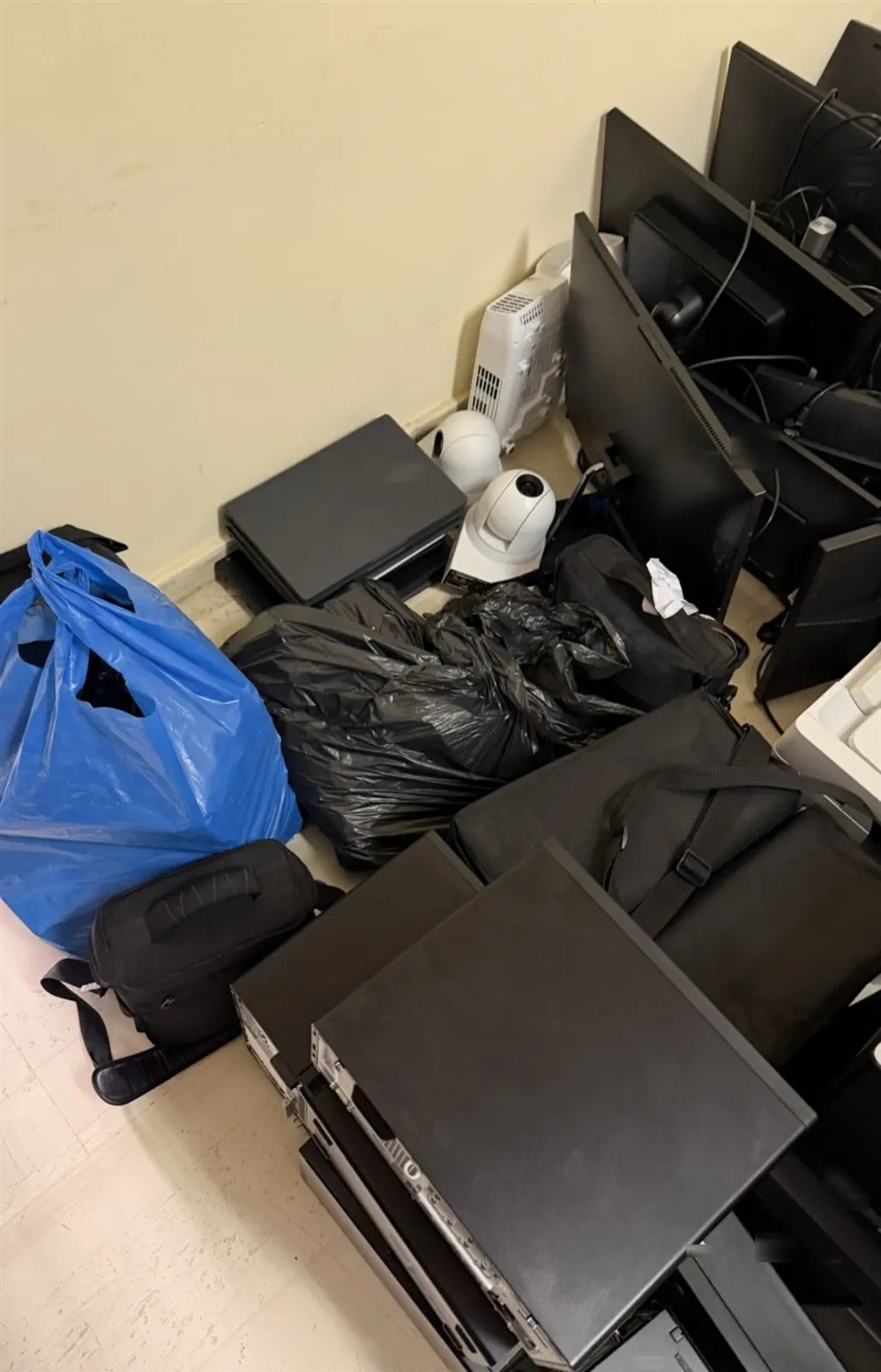 ΕΚΠΑ - κλοπή ΕΚΠΑ - κλοπή