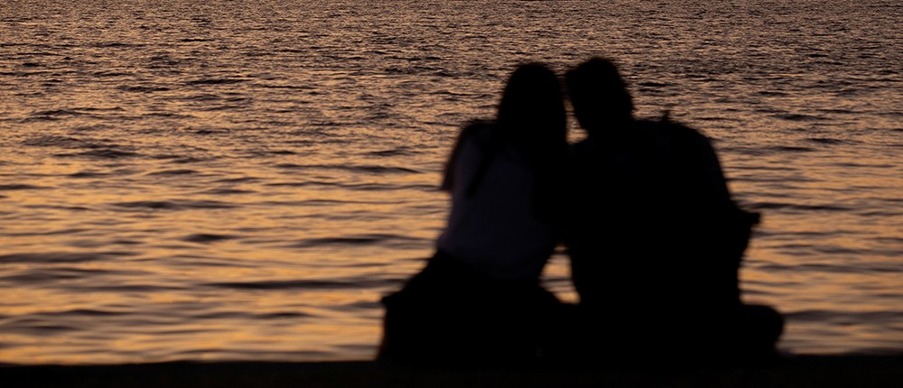 Ηλιοβασίλεμα - ζευγάρι