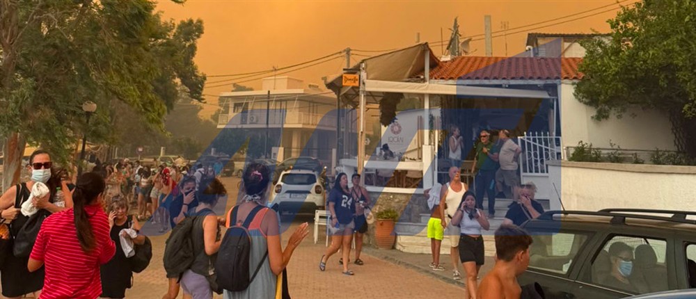 Φωτιά στη Βοιωτία: Εκκένωση από θαλάσσης εγκλωβισμένων