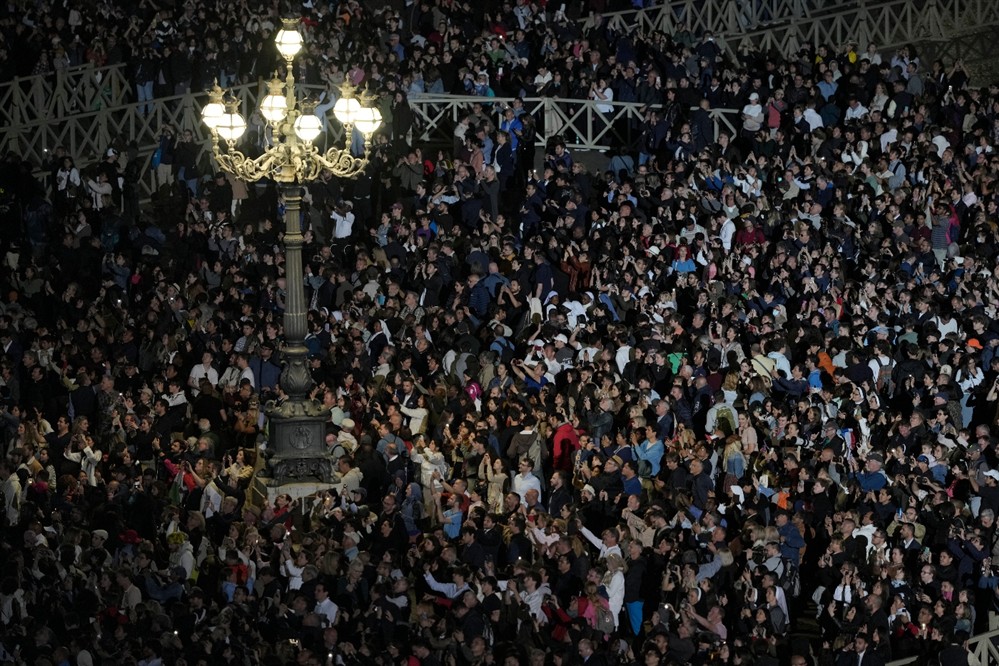 Βατικανό - Μάυρος καπνός Βατικανό - Μάυρος καπνός