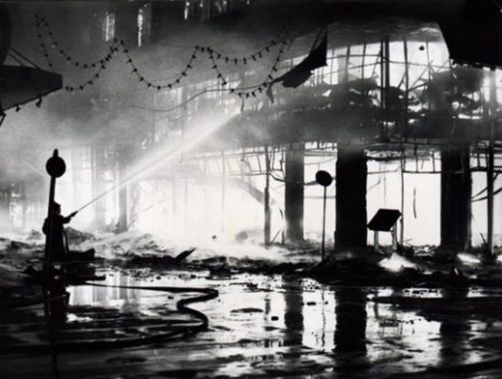 πολυκατάστημα - Μινιόν - Κατράντζος - φωτιά