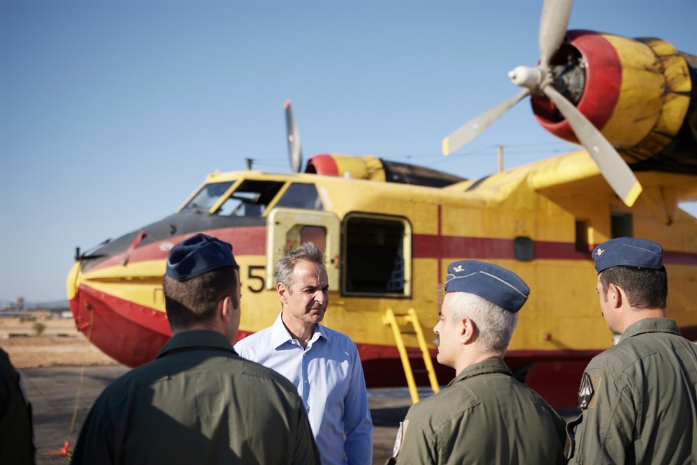 Κυριάκος Μητσοτάκης - Αεροπορική Βάση Ελευσίνας Κυριάκος Μητσοτάκης - Αεροπορική Βάση Ελευσίνας