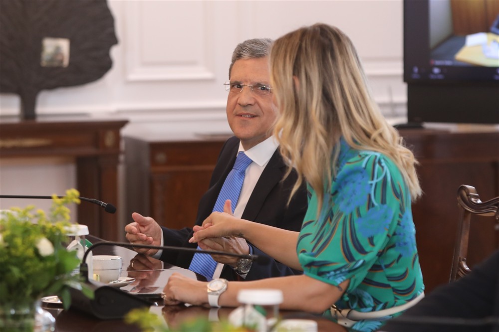 Ελεονώρα Μελέτη Ελεονώρα Μελέτη