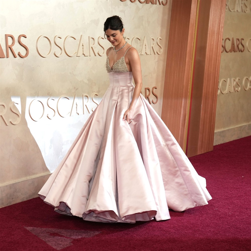 εμφανισεις monica εμφανισεις monica